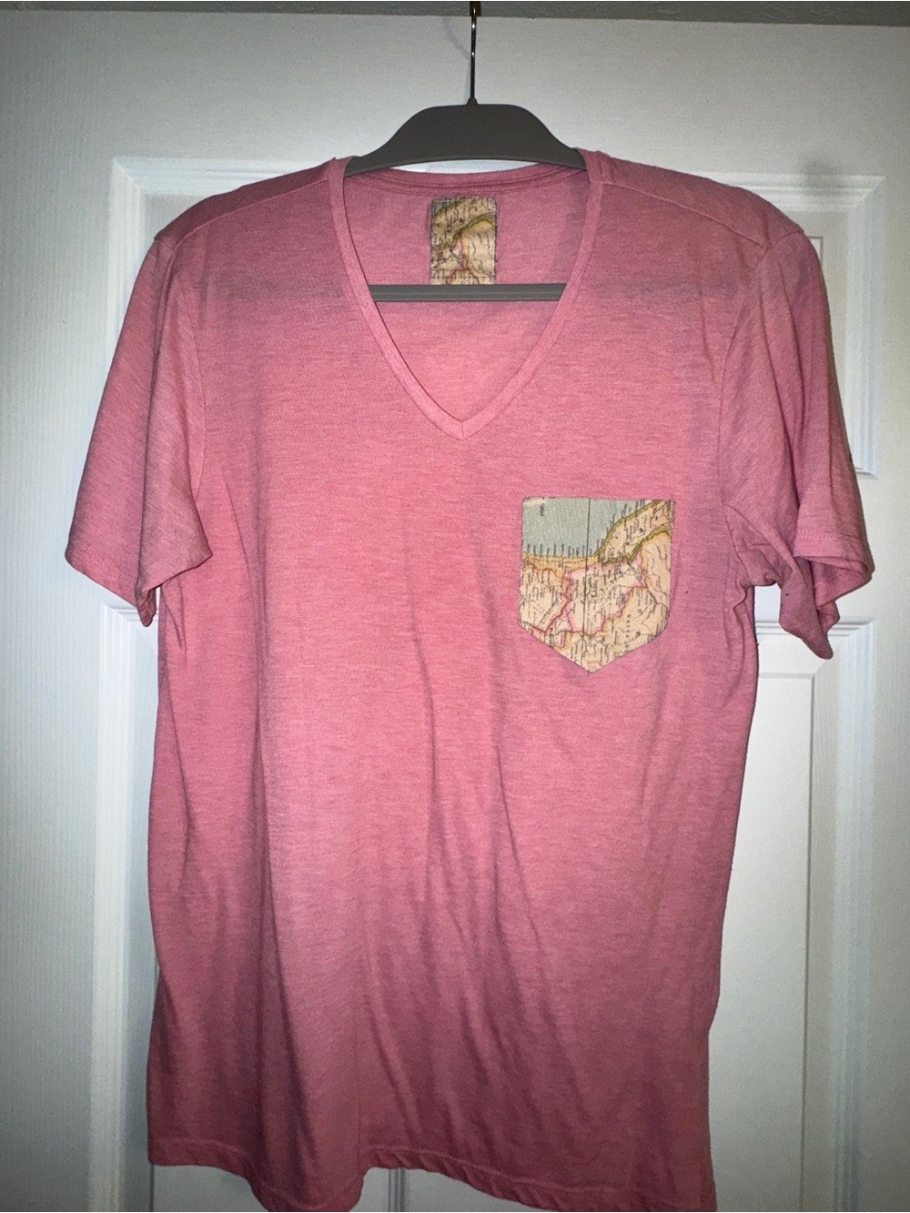 V-Neck Pocket Tee in Pink with Map-Print Accent